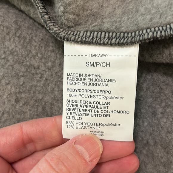 NWT Under Armour lightweight jacket - size Small - Picture 11 of 12